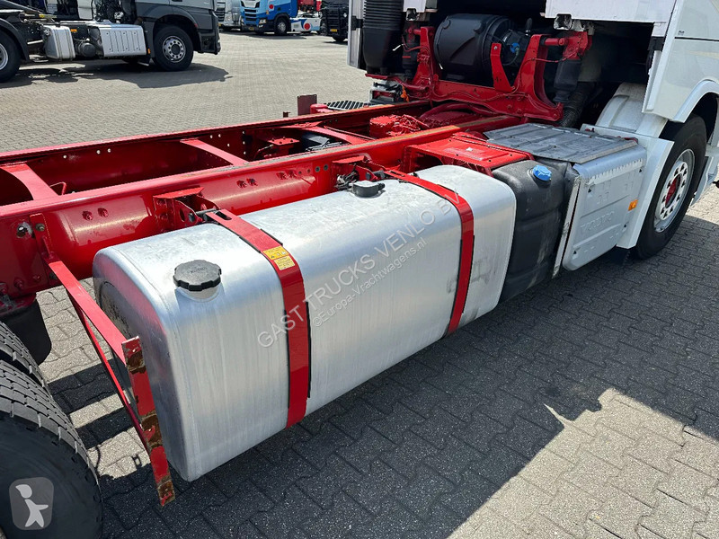 Kamion Volvo 16750 6x4 Globe XL Chassis...