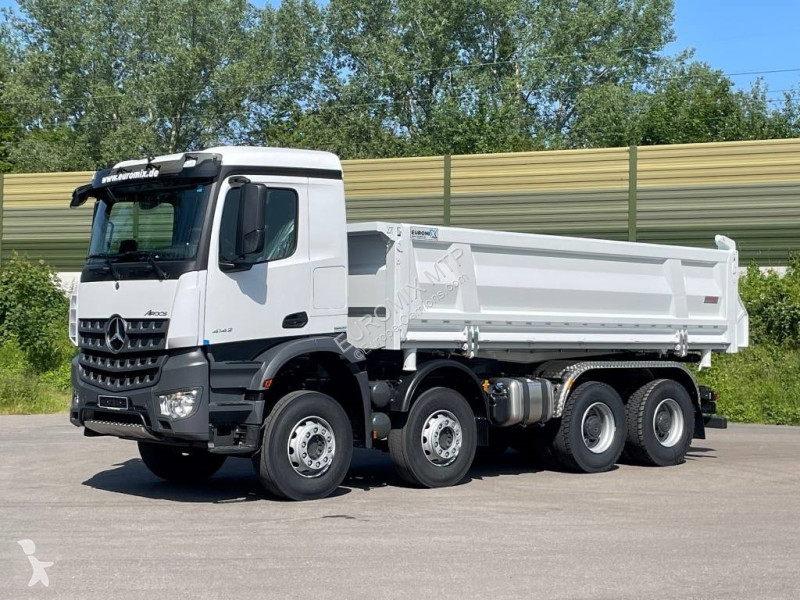 Kamion  Arocs 4142