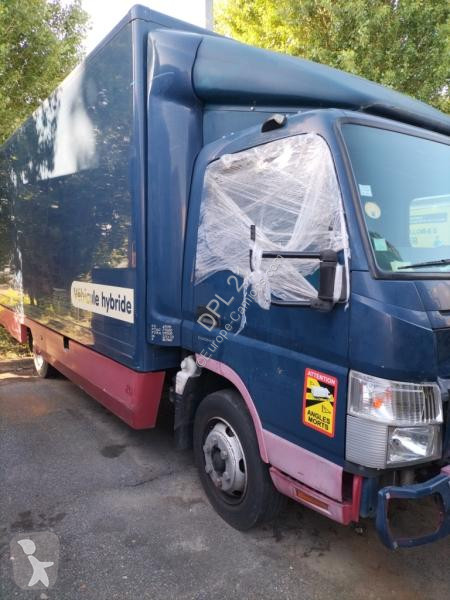 Ciężarówka Mitsubishi Fuso 7C15