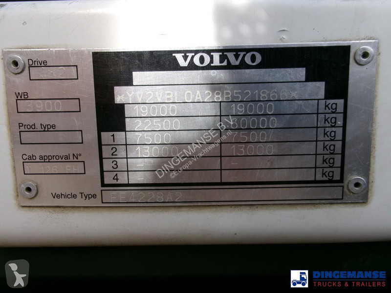 Lastbil Volvo 280 4X2 fuel tank 13.6 m3 / 4...