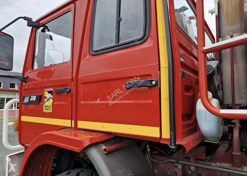 شاحنة Renault M 210