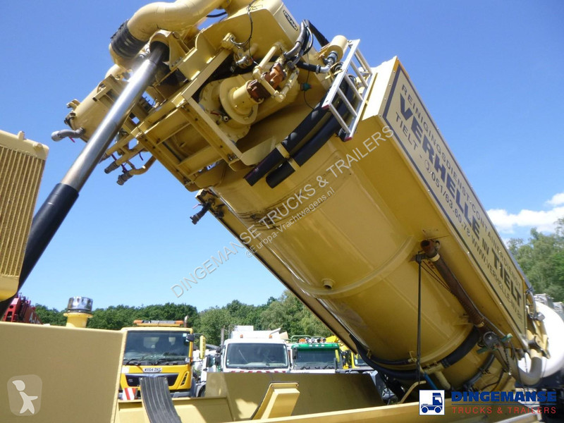 شاحنة Renault D 26 Wide 6x2 vacuum tank 11 m3
