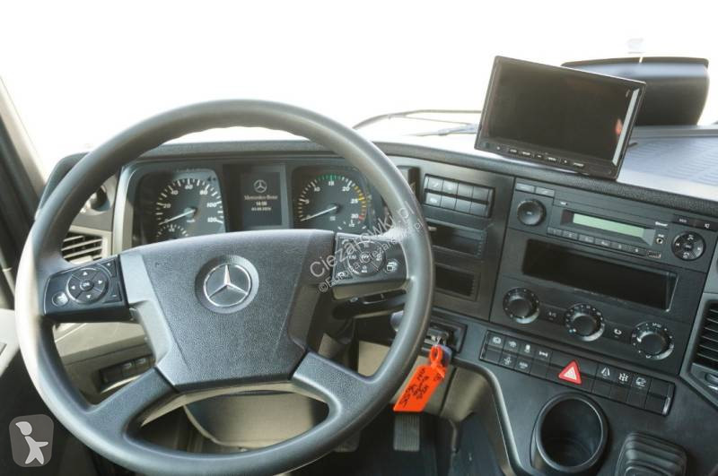 Грузовик Mercedes