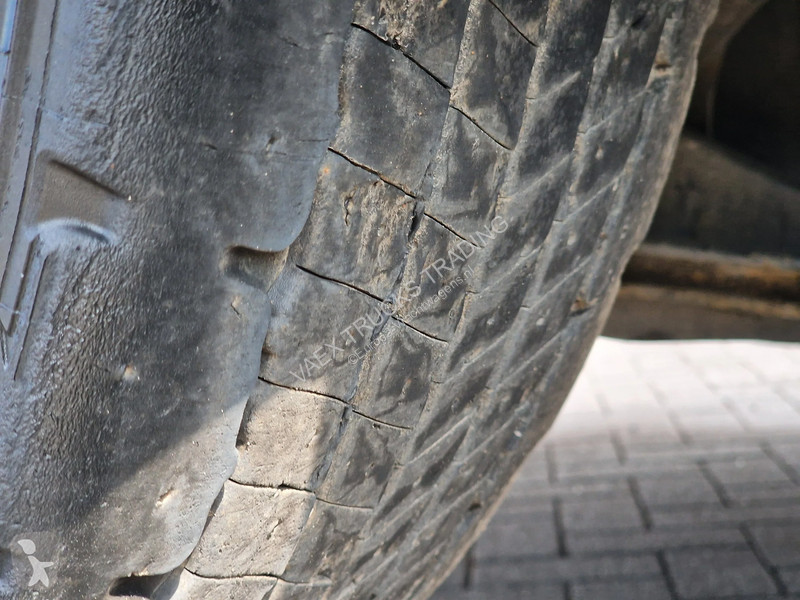 شاحنة Volvo 460 full air - VEB - Zepro lift -...