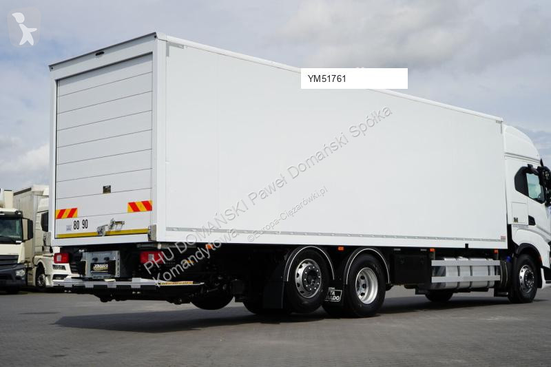 Camión Iveco / 420 / E 6 / KONTENER + WINDA /...