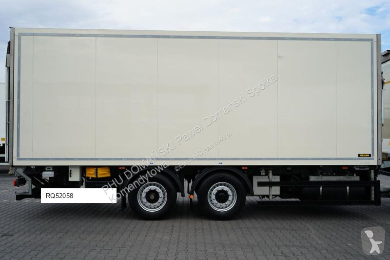 Vrachtwagen Mercedes / TANDEM