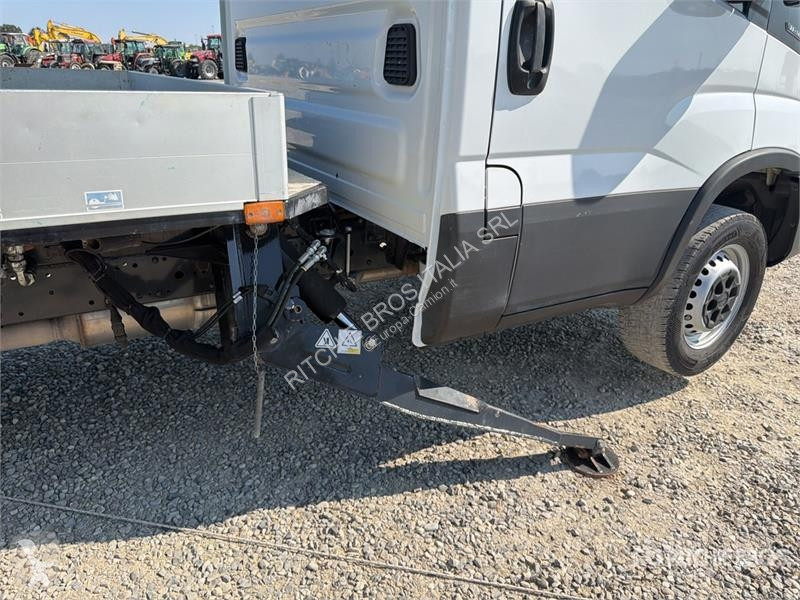 Camion Iveco 19-8,5 HQ 19 m on Iveco 35-140...