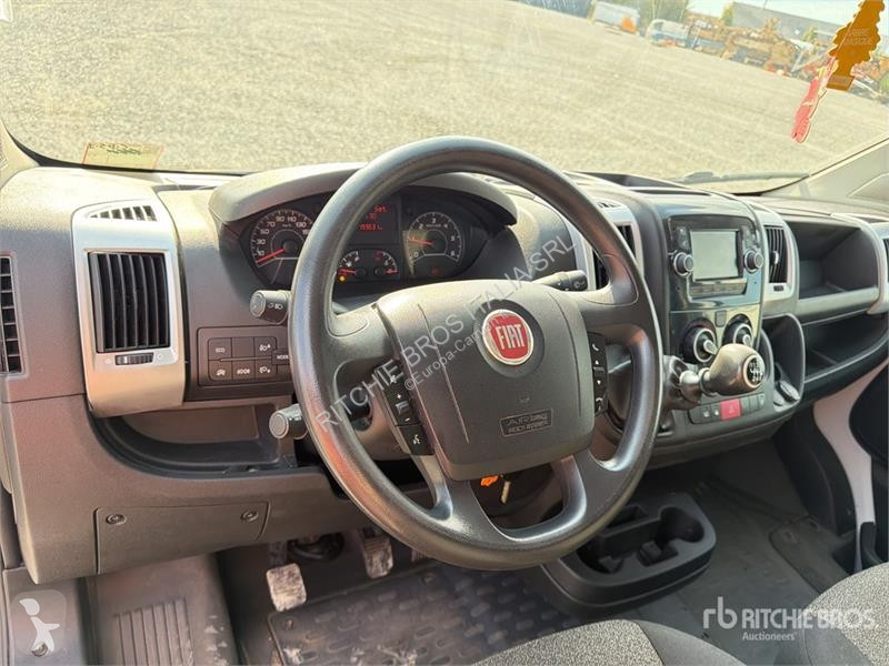 Kamion Fiat ducato Crew Cab Flatbed Truck
