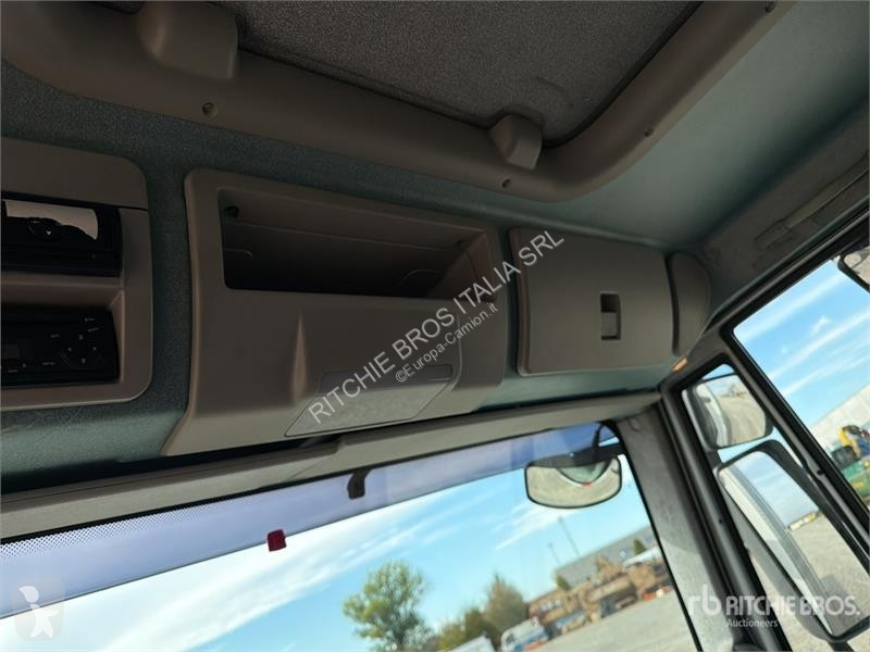Kamion Iveco 140E28 4x2 Refrigerated Truck