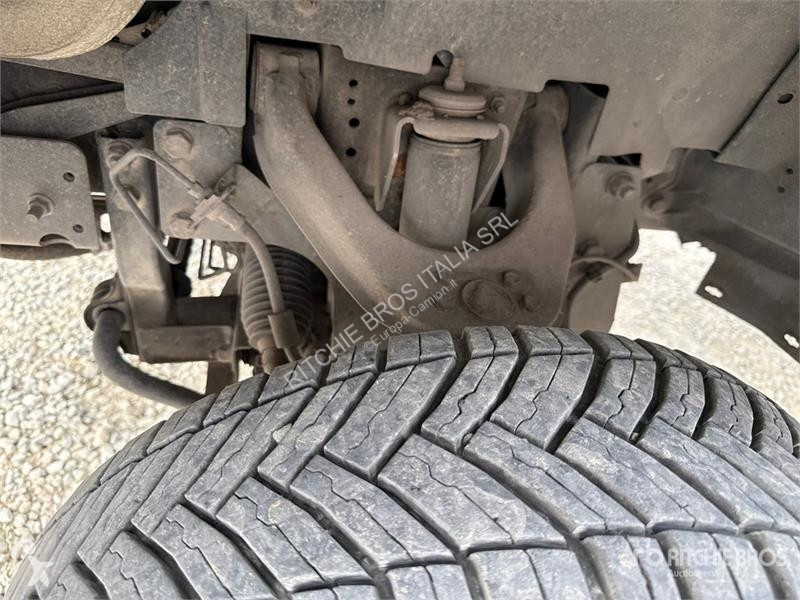 Camion  PNT205 NHD 18.1 m on Nissan Cabstar...