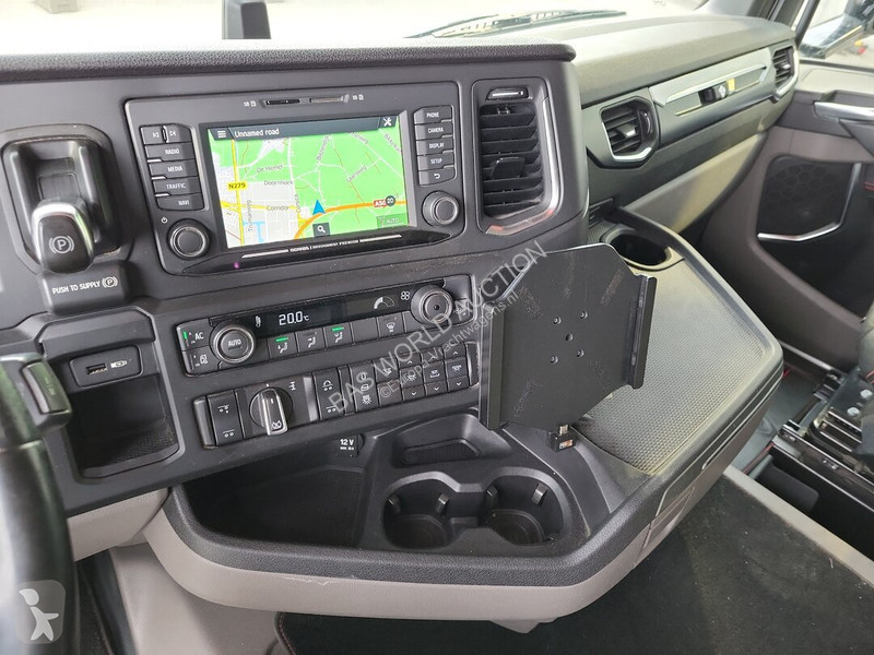 Camião Scania 580