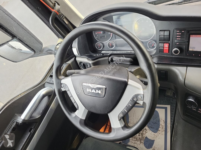 Camion MAN 33.440