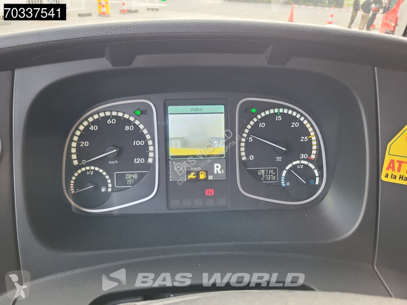Lastbil Mercedes 1324 4X2 13t 6-Cylinder Engine...