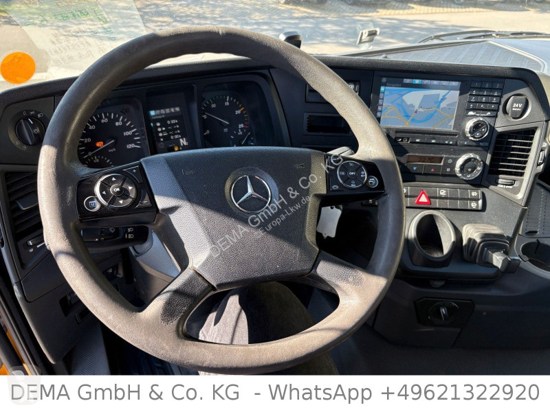 Teherautó Mercedes...