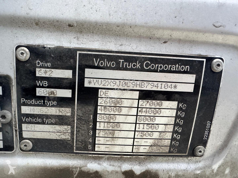 Kamion Volvo 330 6X2 EURO 6 + FRIGOBLOCK +...