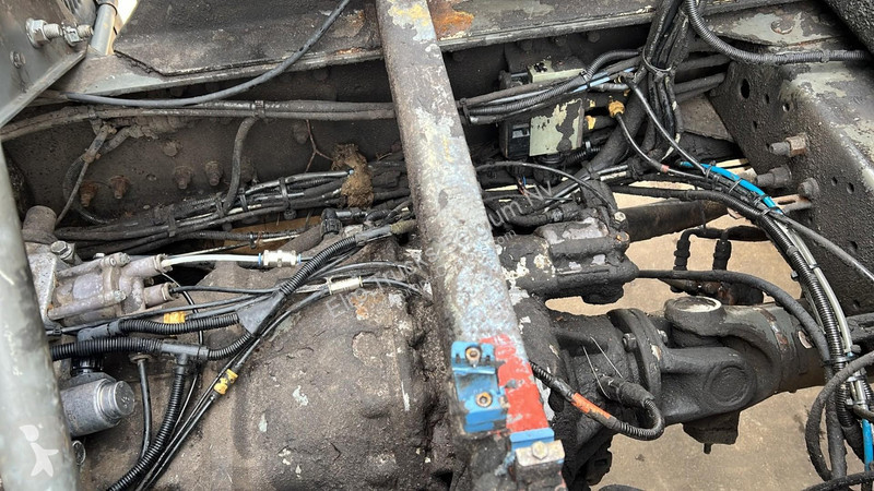 Kamion Volvo - 420 (MANUAL GEARBOX / BOITE...