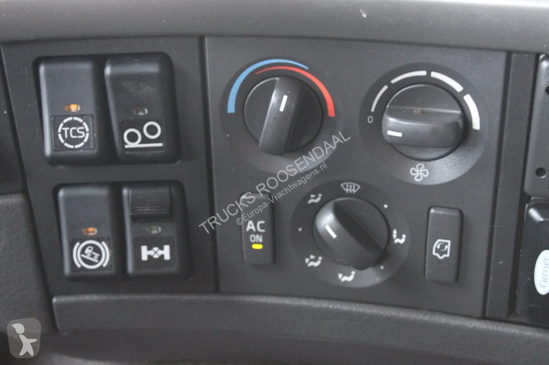 Lastbil Volvo FMX 370 + EURO 5 + CARRIER + meat...