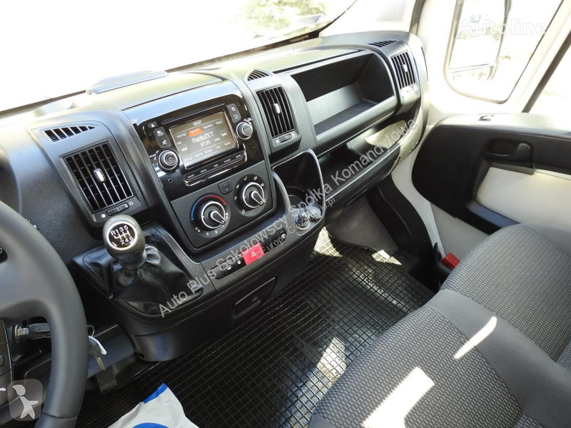 Véhicule utilitaire Peugeot BOXER WYWROTKA...