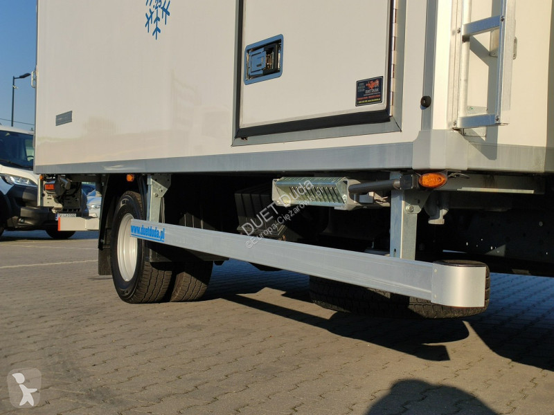 Camion Iveco 70C17 Mroźnia Ściana Grodziowa...