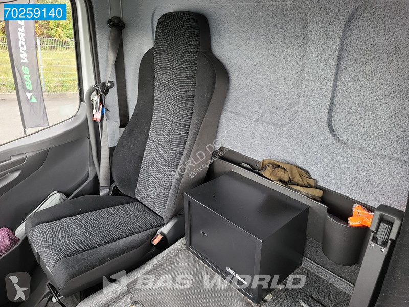 Camion Mercedes 816 4X2 7.49t Thermoking B-100...
