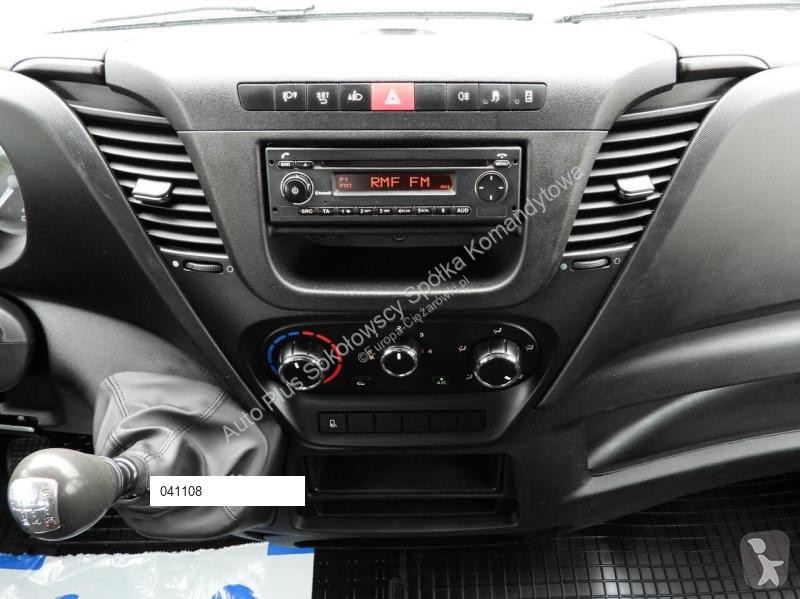 Veículo utilitário Iveco DAILY 35C13 WYWROTKA...