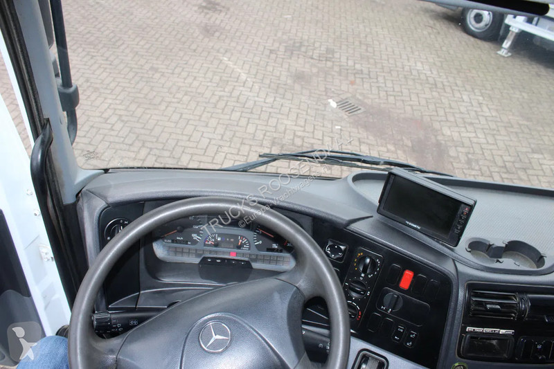 Vrachtwagen Mercedes 1833 + tipper + manual