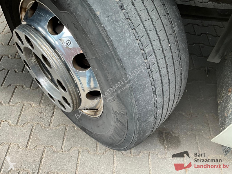 Camion Volvo FM 370 4x2 Euro 6 closed box truck...