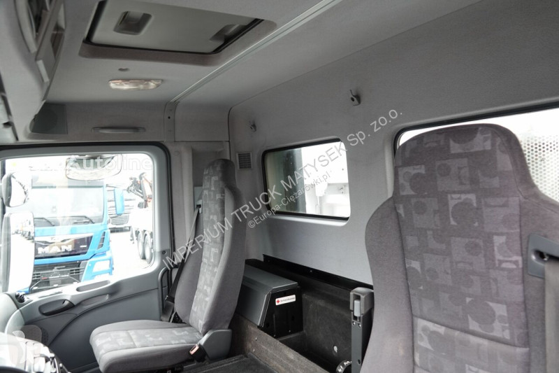 Camião Mercedes ACTROS 3336