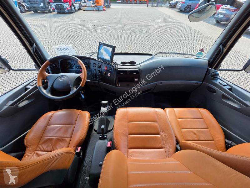 شاحنة Mercedes 818L
