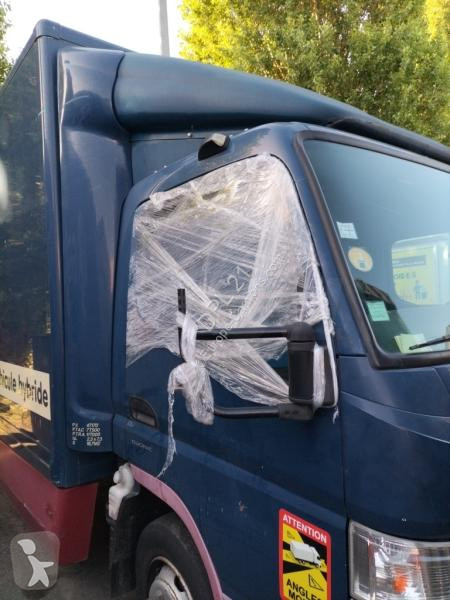 Ciężarówka Mitsubishi Fuso 7C15