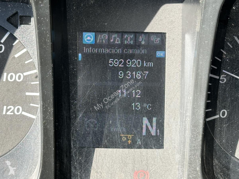 شاحنة Mercedes 2535