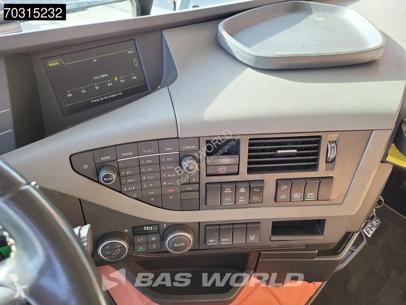 شاحنة Volvo 750 8X2 Palfinger PK15002 Kran...