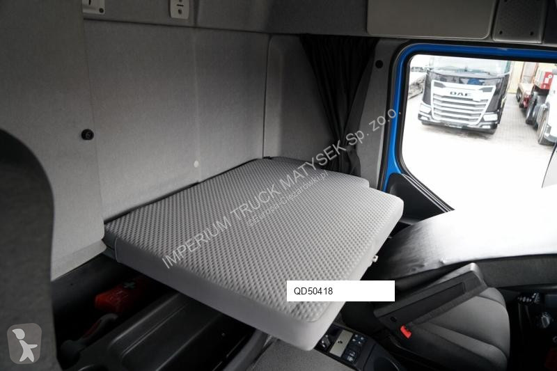 شاحنة Renault D WIDE 380 DE11 / 4X2 / LAWETA 8...