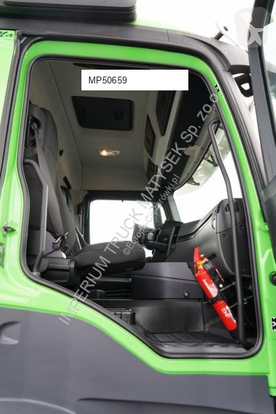 شاحنة Mercedes X-HIPRO 302