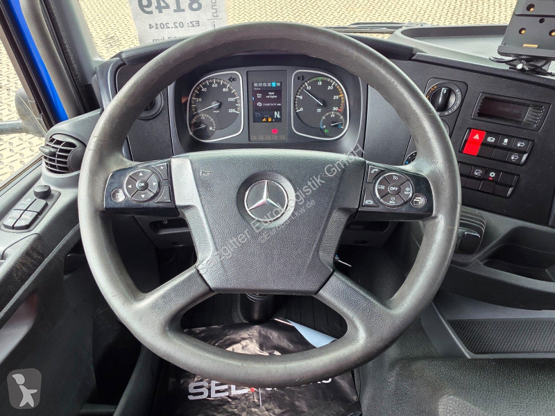 شاحنة Mercedes 1230