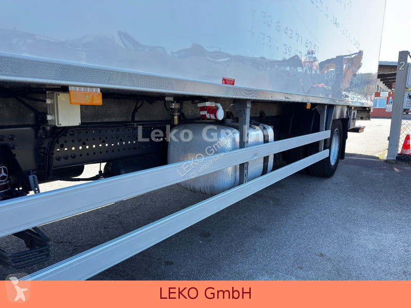 شاحنة Mercedes 1827 Mit Carrier Sp 1150