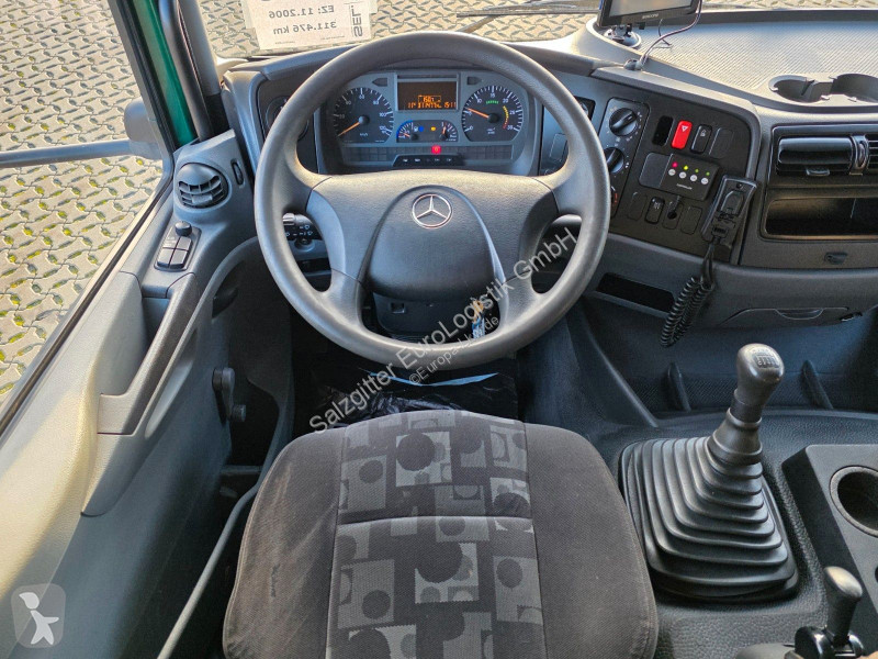 شاحنة Mercedes 1229