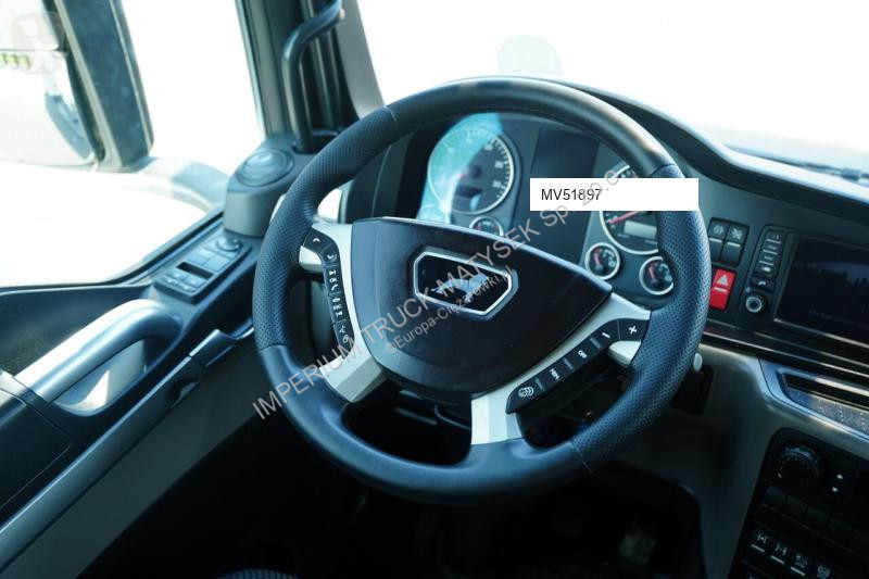 Грузовик MAN TGS 35.420