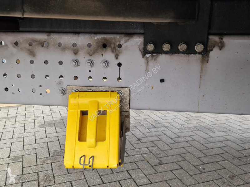 Вантажівка DAF 300 4x2 - Box - Low KM - Full...