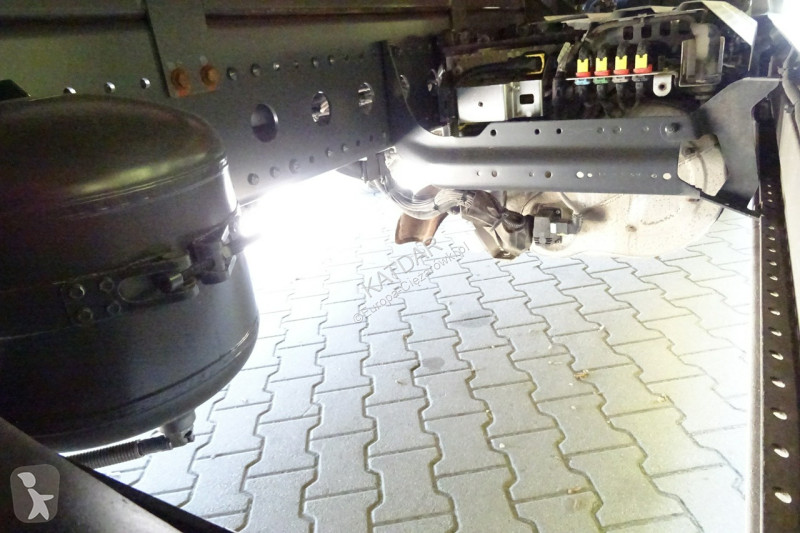 Camion Mercedes 1221 Euro 6 kontener 18 palet...