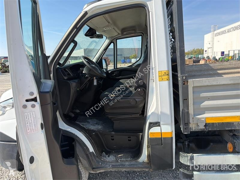 Camión Iveco 60-150 4x2 S/A Dump Truck