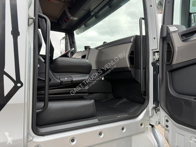 Camión MAN 33.580 6x4 Kipper Intarder Full...