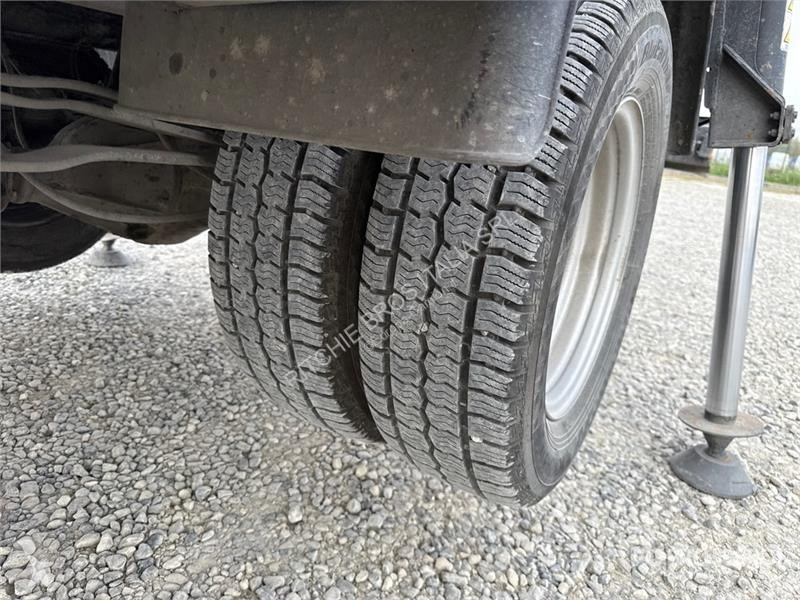 Camion  PNT205 NHD 18.1 m on Nissan Cabstar...