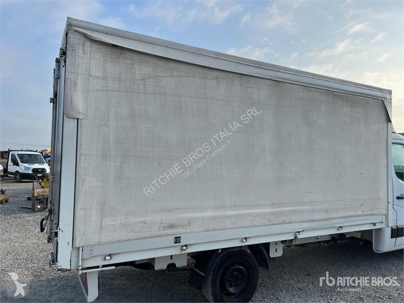 Camião Nissan NV400 P/M Curtain Side Truck