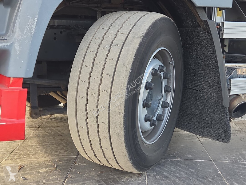 DAF CF 360 truck