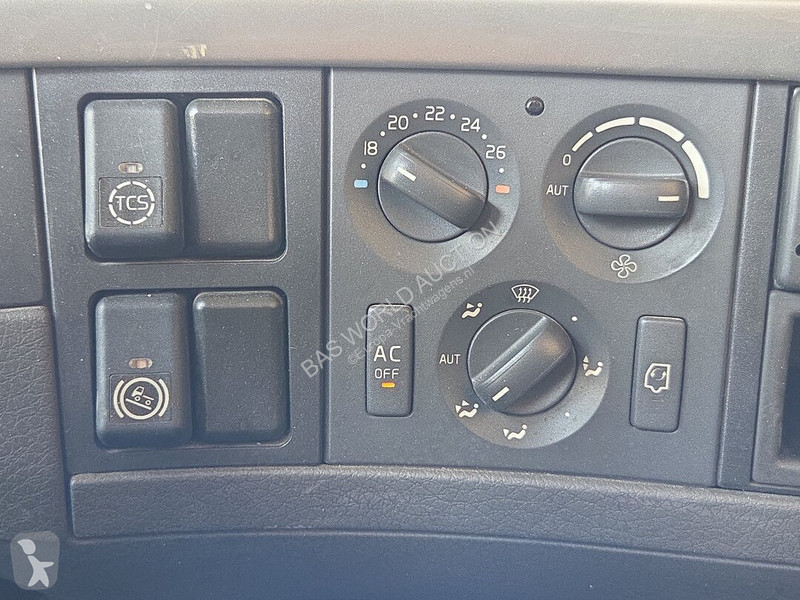 Camião Volvo 330