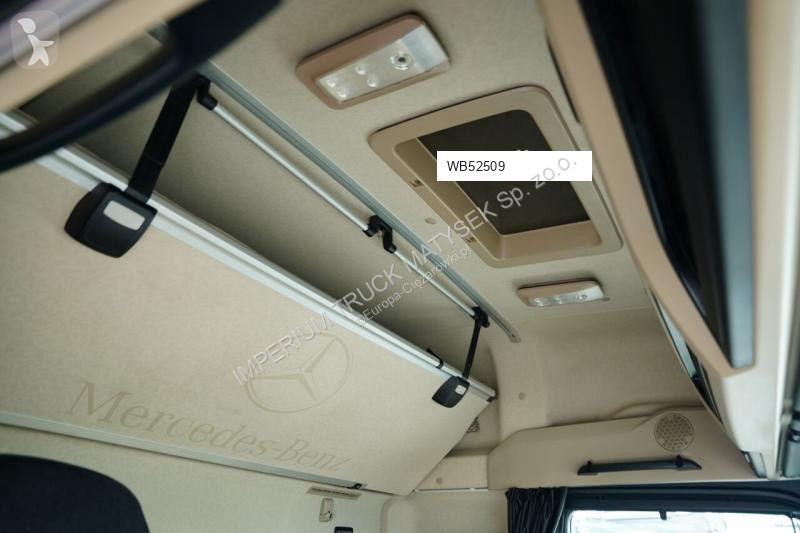 Грузовик Mercedes 2545