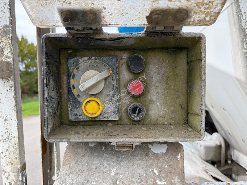 Kamion MAN TGA 8x4 Schwing Stetter 9m3 Concrete...