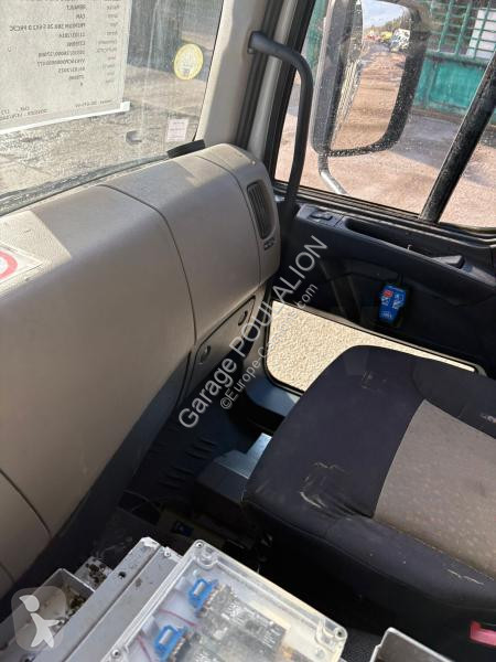 شاحنة Renault MAGYAR 18000L 5 CPTS PREMIUM...