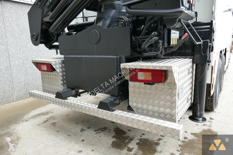 Camion Hino FY crane